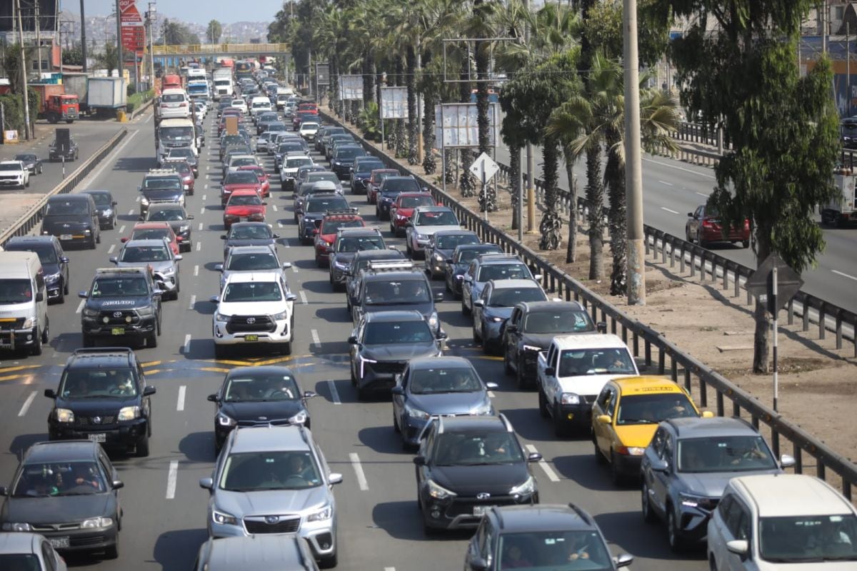 El tráfico fue intenso en la Panamericana Sur al iniciar el feriado de Semana Santa. Fotos: Diana Marcelo/ @photo.gec