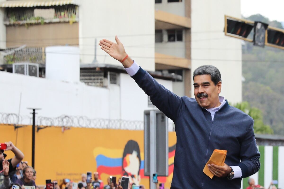 El presidente de Venezuela, Nicolás Maduro, durante una visita a la ciudad de Los Teques, estado Miranda, Venezuela. Foto de Prensa Miraflores / EFE)