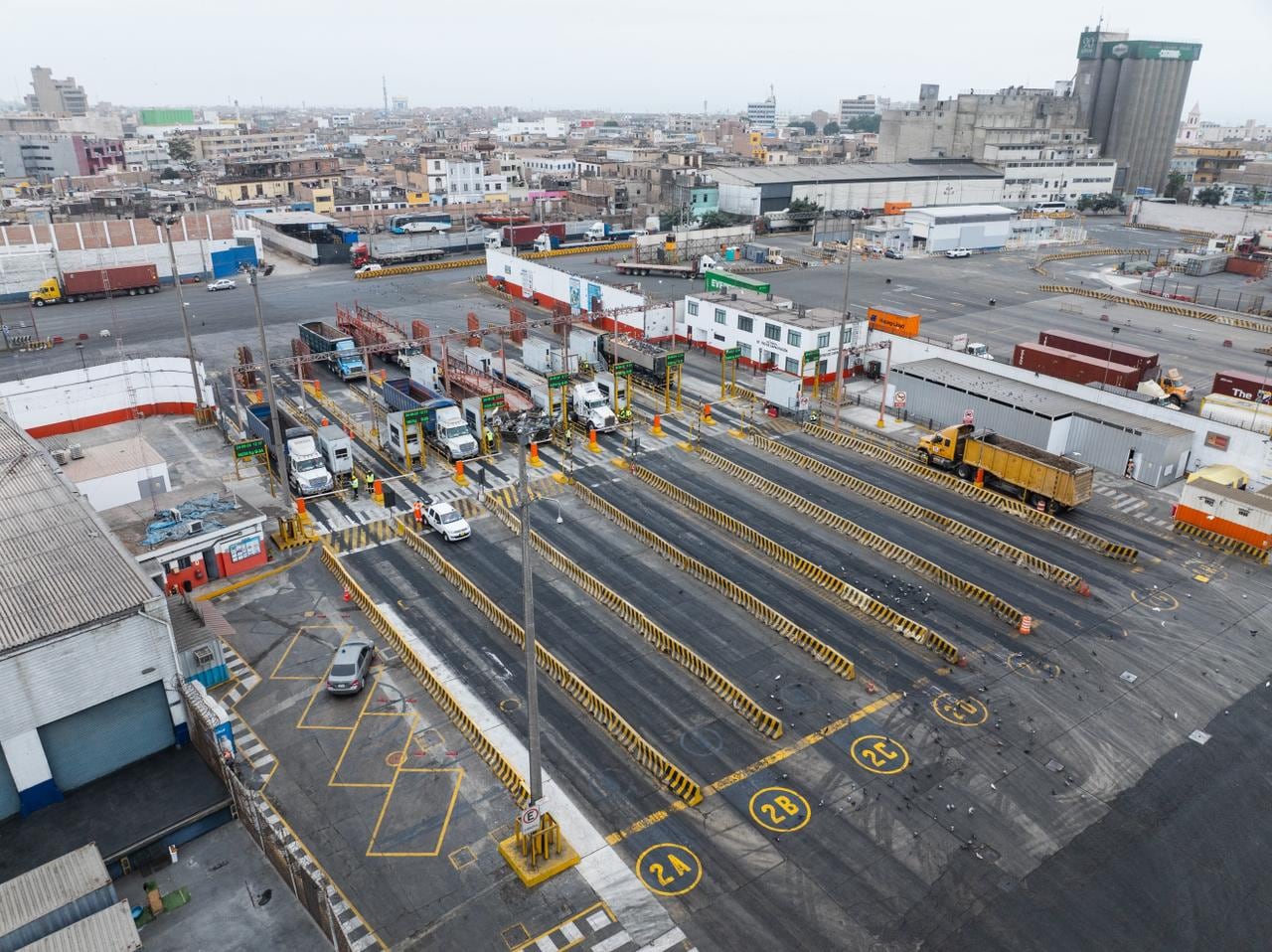La ampliación de accesos en el Muelle Norte se realizará tras un convenio entre APM Terminals Callao y la Sunat, que permitirá liberar el espacio ocupado por la entidad para ejecutar las obras. (Fotos: difusión).