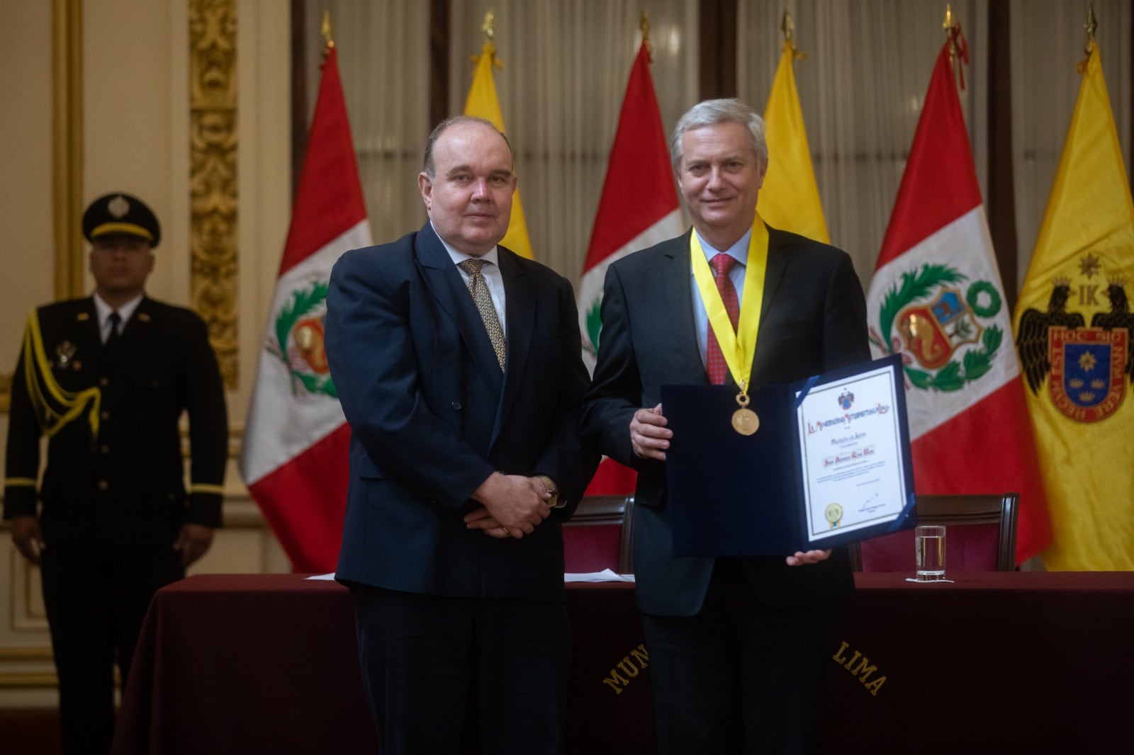 No es la primera vez que Kast visita Perú. En octubre de 2023, la Municipalidad de Lima lo condecoró con la Medalla de Lima. Foto: Municipalidad de Lima.