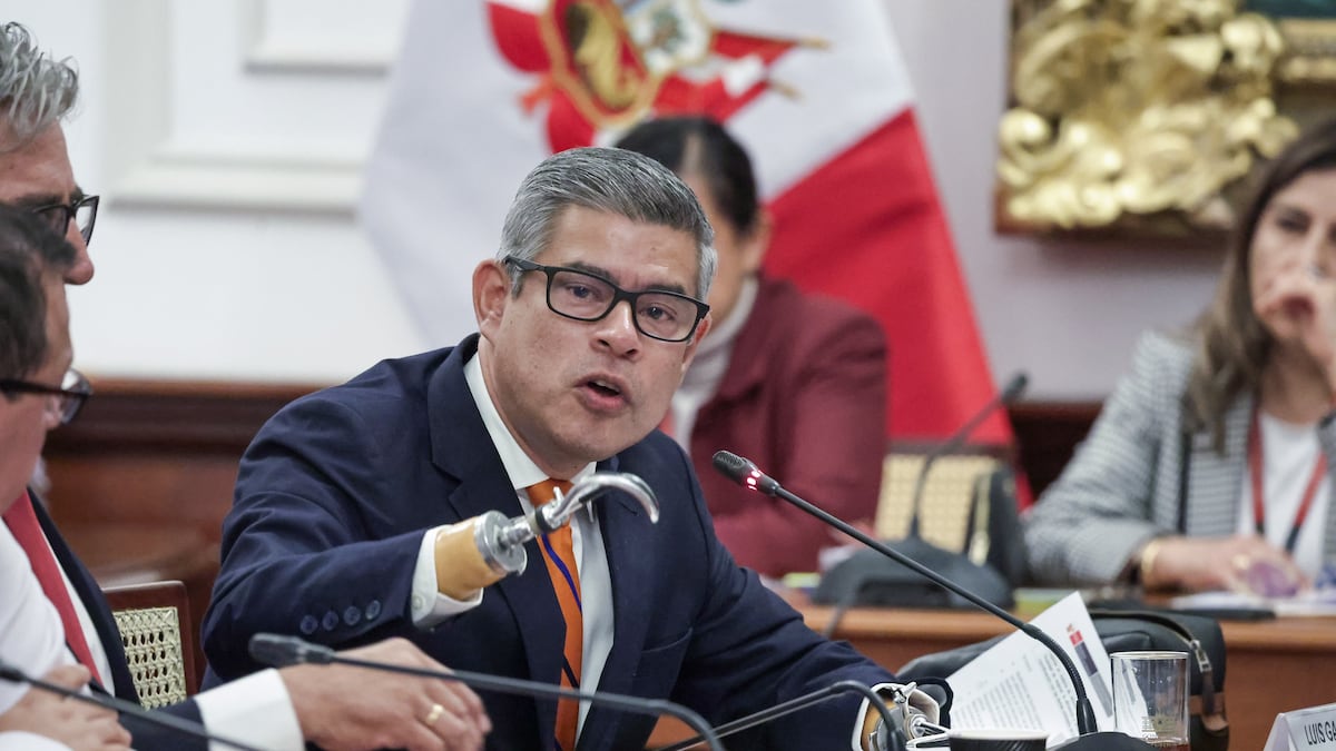 Cámara de Diputados aprobó citar al titular de la PCM y a los ministros de Defensa e Interior