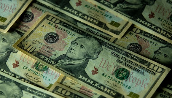 Algunos billetes de 10 dólares en Estados Unidos podrían valer mucho más que eso, así que siempre es bueno percatarse de todos los detalles y errores que este pueda tener (Foto: Pexels)