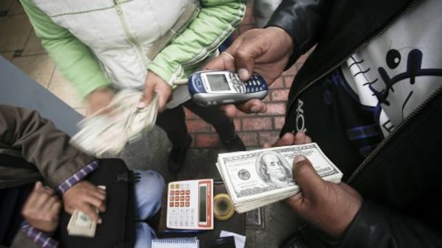 Tipo de cambio cae en mercado cambiario del Perú por mayor ingreso de dólares