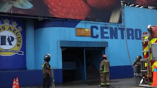 Controlan incendio en Polvos Azules tras horas de intensa labor de bomberos