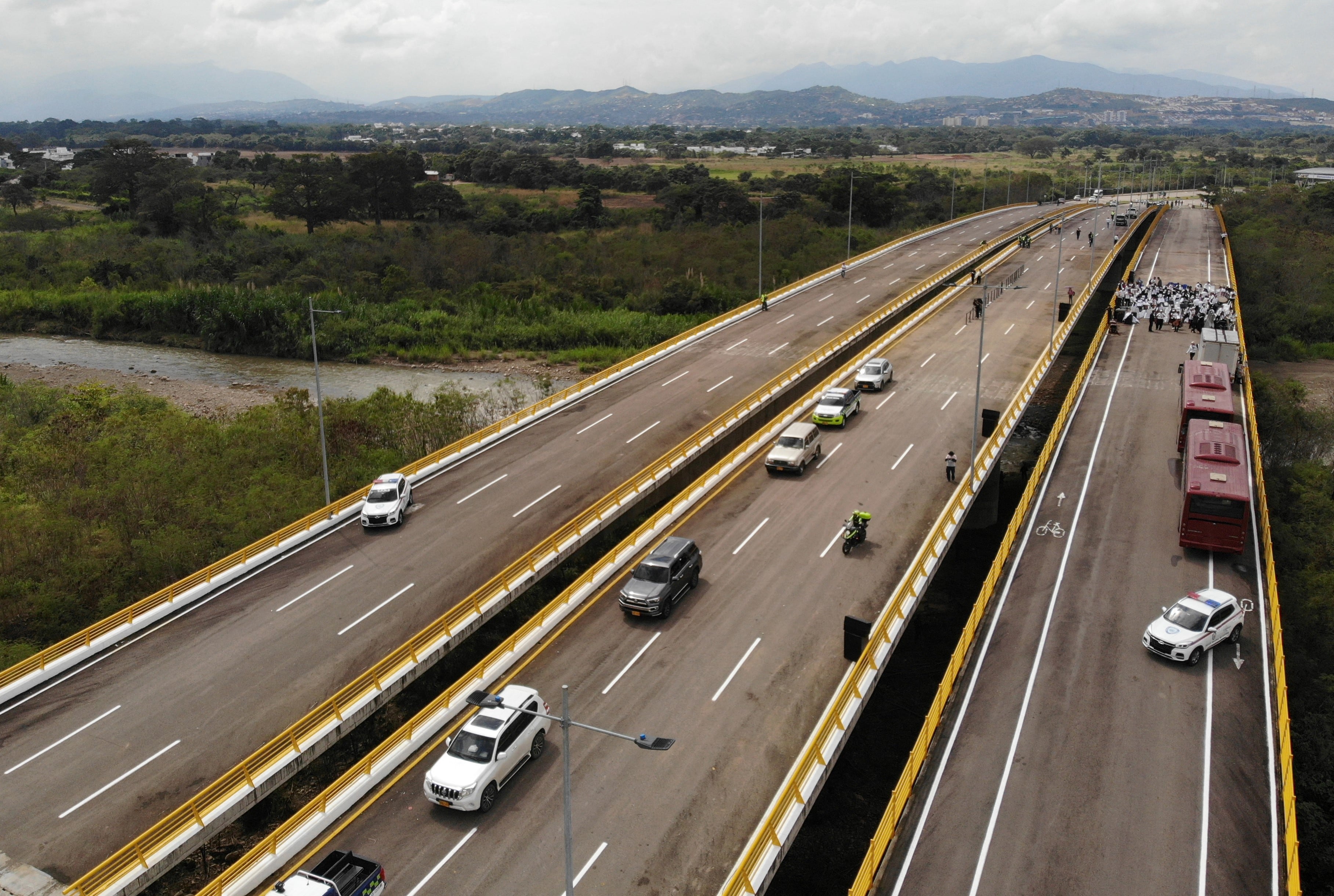 Vista aérea tomada desde Ureña, en Venezuela, en la frontera con Cúcuta, Colombia. (Foto de Edinson ESTUPINAN/AFP).