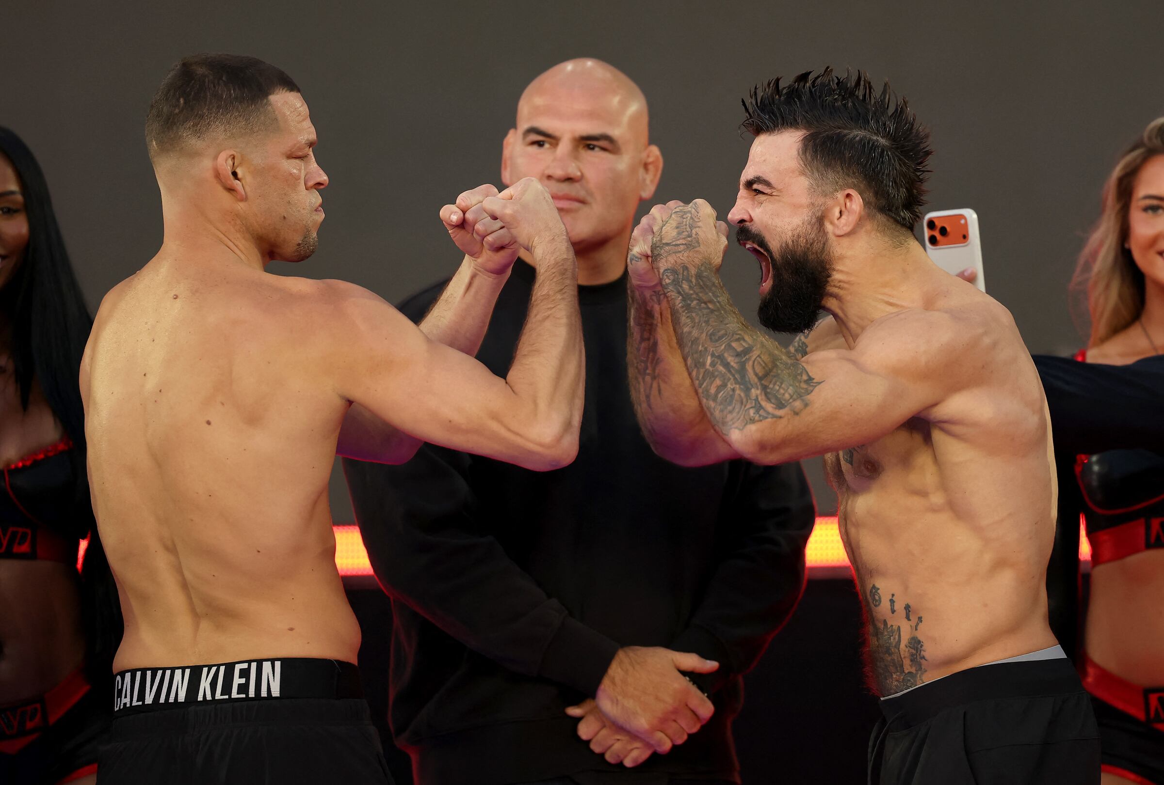 LOS ÁNGELES, CALIFORNIA (ESTADOS UNIDOS), 16/05/2026.- Nate Diaz vs Mike Perry: previa, pronóstico y claves tácticas de la coestelar del evento en Los Ángeles. FOTO DE SARAH STIER PARA AFP