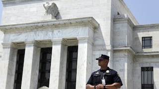 Política ultraexpansiva de la FED supone riesgos de largo plazo, según funcionarios del banco