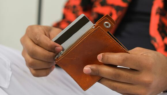 Una tarjeta de crédito con depósito de garantía, te puede ayudar a mejorar tu imagen (Foto: Pexels)