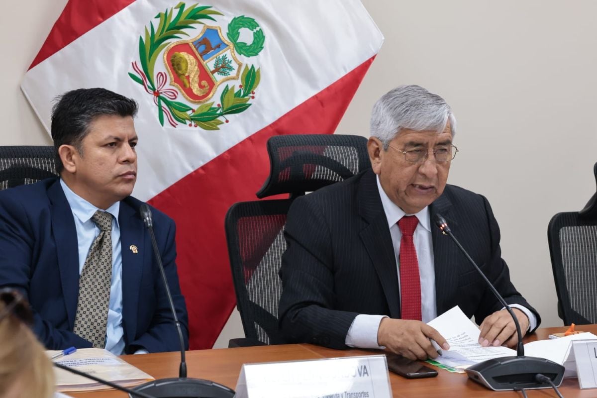 La Comisión de Infraestructura, Vivienda y Transportes acordó citar al ministro Rafael Rey para el próximo 15 de septiembre. El ministro Mauricio Arnillas también deberá responder ante la comisión por la gestión del sector Vivienda, aunque la fecha de su presentación aún está pendiente. Foto: Congreso.