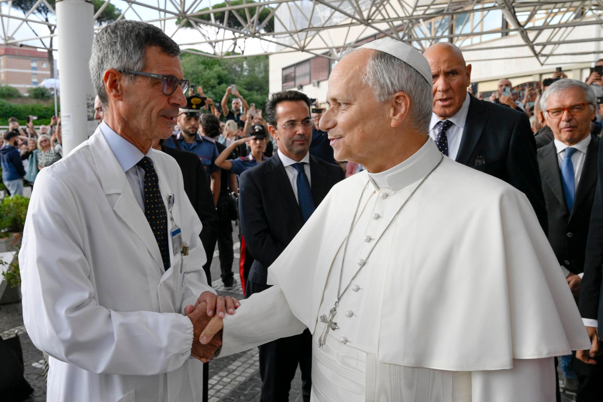 Cirujano de papa León XIV descarta impedimentos clínicos para su viaje a Latinoamérica