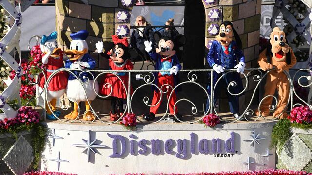EE.UU.: Sale a subasta colección con 750 artículos de Disneyland