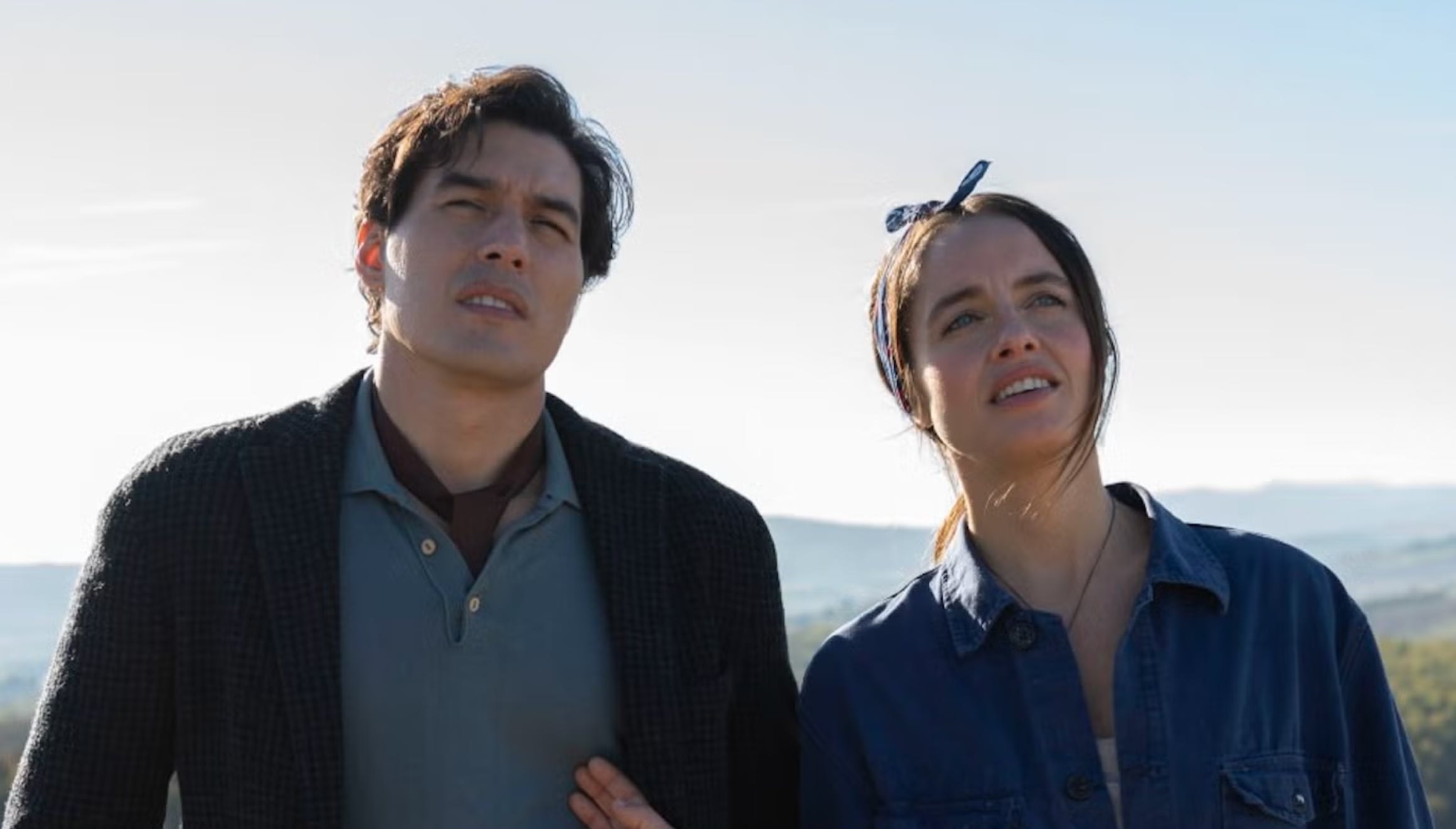 Cristiano Caccamo como Michele y Matilde Gioli como Elisa en una escena de la película "No es país para solteros" (Foto: Amazon MGM Studios)