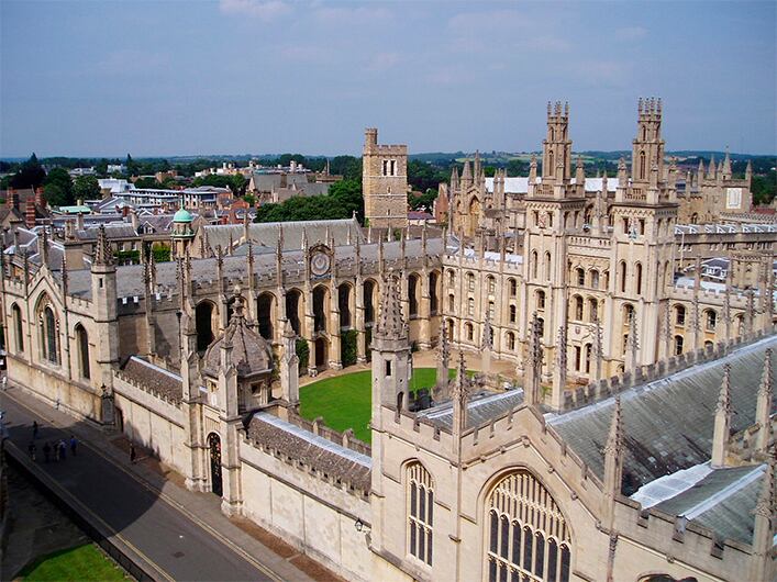 Pese a todo, Miguel lleva una vida normal, y sus aficiones se reparten entre el gimnasio y deportes como el voleibol, los videojuegos y los juegos de mesa con amigos. (Foto: www.taringa.net)