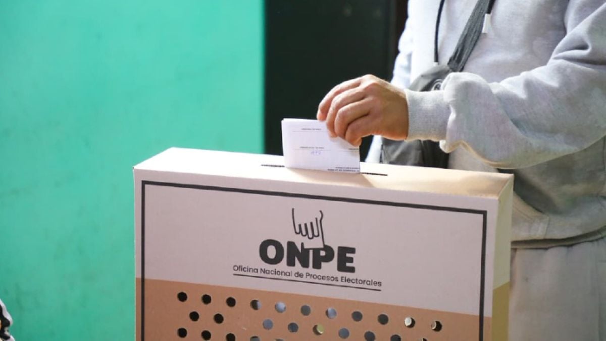 Las Elecciones Regionales y Municipales serán el 4 de octubre. Conoce qué deben hacer los miembros de mesa para recibir la compensación económica. Foto: ONPE.