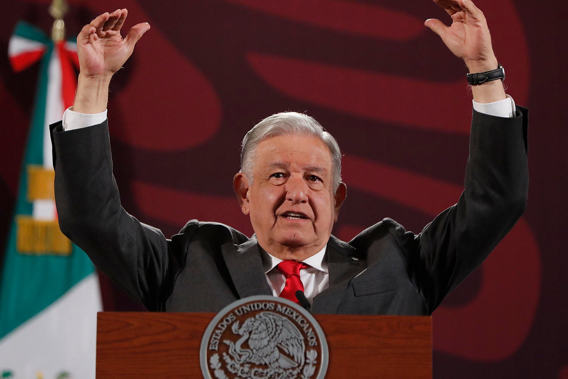 El presidente de México, Andrés Manuel López Obrador, participa en su conferencia de prensa matutina este viernes, en el Palacio Nacional de Ciudad de México (México). EFE/Mario Guzmán