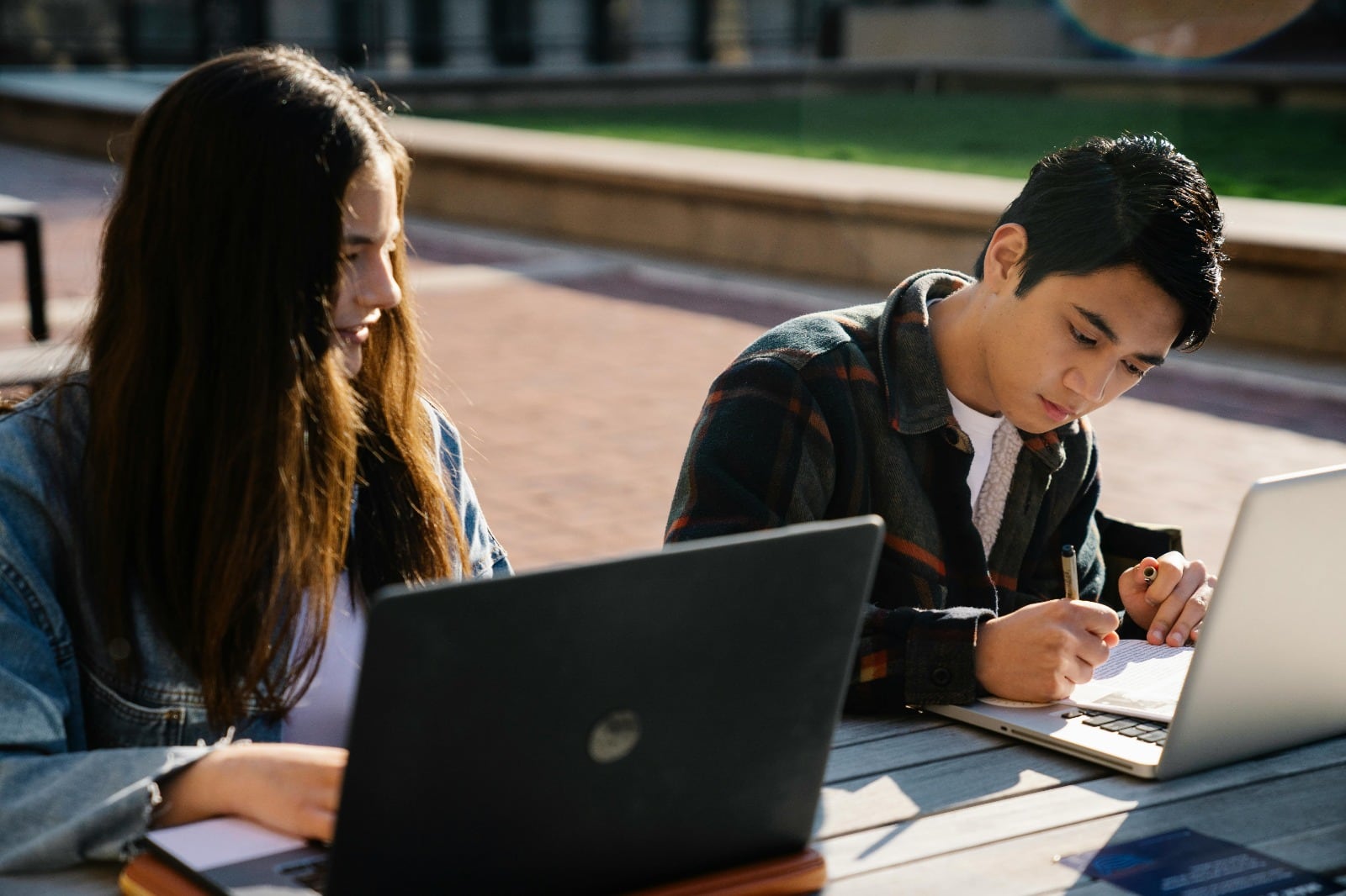 Aprender a reaprender y madurez emocional superan la memorización en un sistema educativo peruano con rezagos en lectura y matemáticas. Foto: referencial