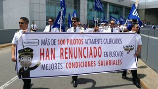 Pilotos de aerolínea panameña Copa protestan a una semana de huelga