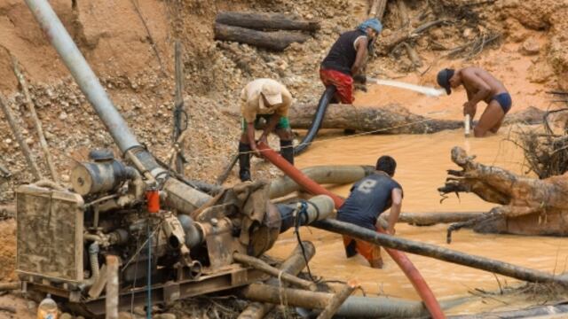 Declaran Estado de Emergencia en 11 distritos de Madre de Dios a causa de la minería artesanal