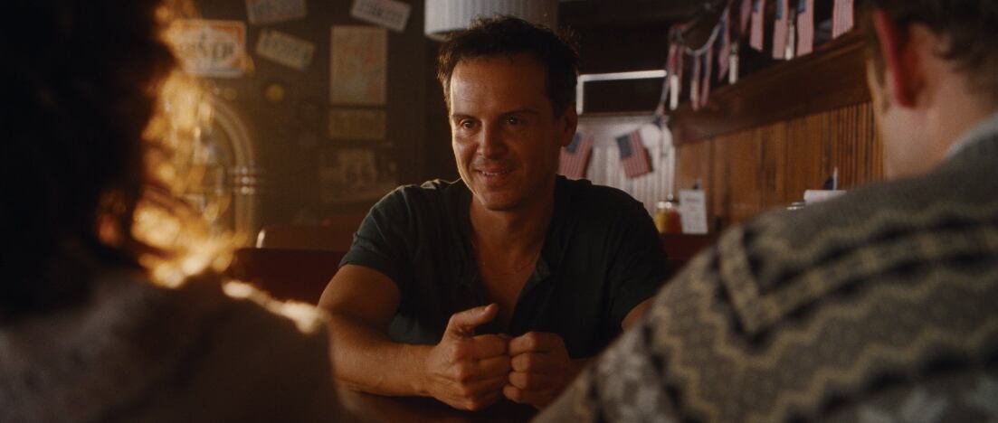 Adam tiene una nueva oportunidad de convivir con sus padres, quienes fallecieron cuando era pequeño (Foto: Searchlight Pictures)