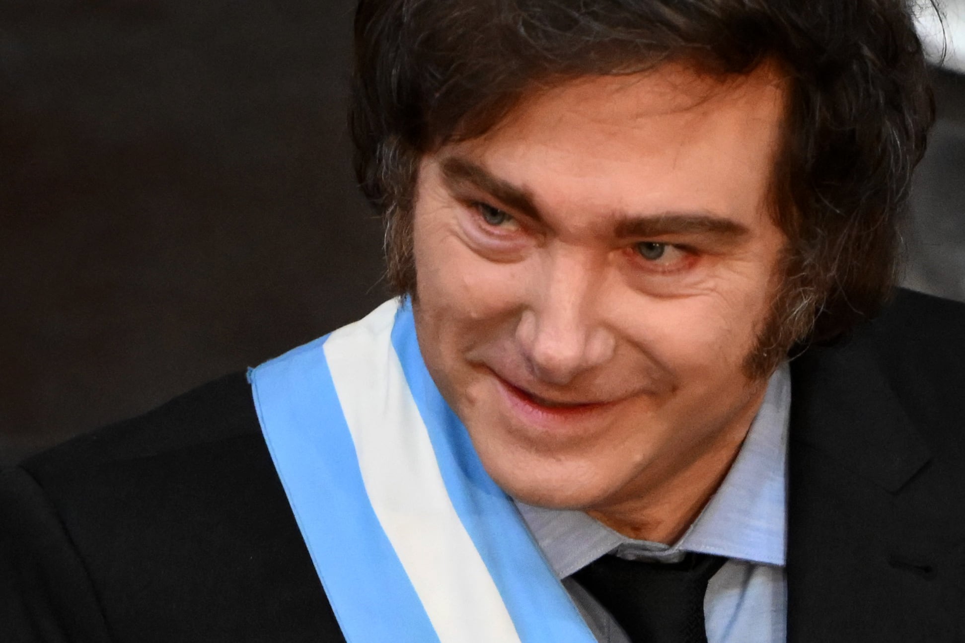 Administración de Javier Milei apunta a endeudamiento internacional para dinamizar la economía. El primer paso fue el ajuste fiscal. Foto: Luis ROBAYO/AFP