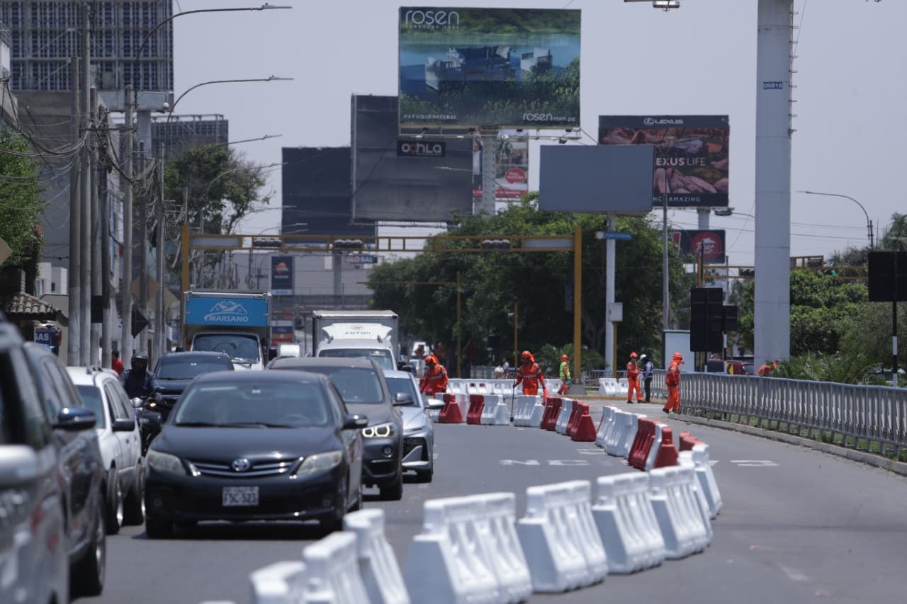 Desvío por obras en la avenida Javier Prado Este genera malestar entre choferes y ciudadanos. Foto: Julio Reaño/@photo.gec