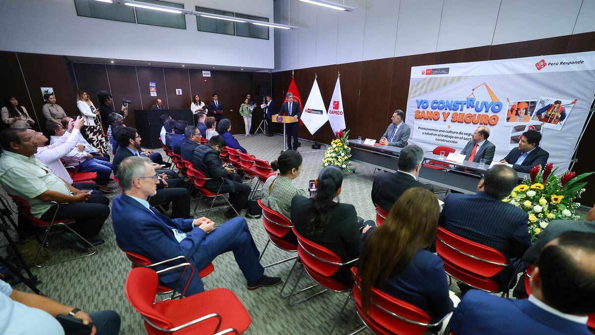 CAPECO y FTCCP renuevan acuerdo de seguridad laboral: ¿qué medidas contempla?