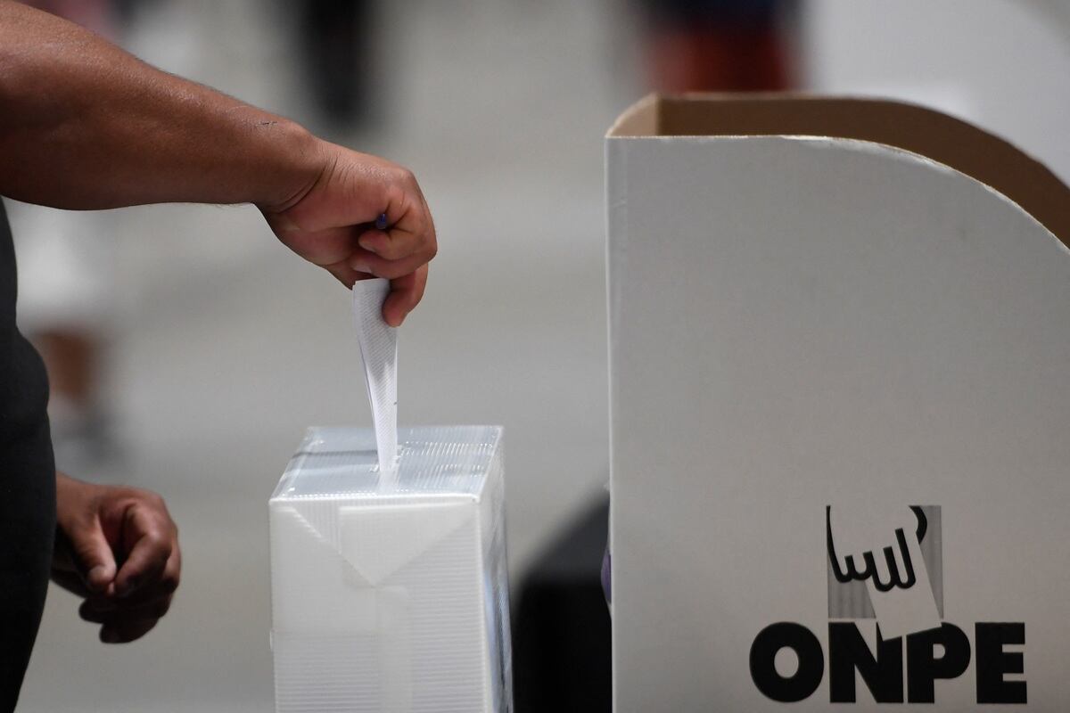 Bloomberg: caos electoral en Perú es un mal augurio regional