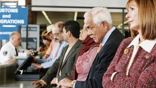 Nuevos escáneres en aeropuertos acabarían con prohibición de laptops y líquidos