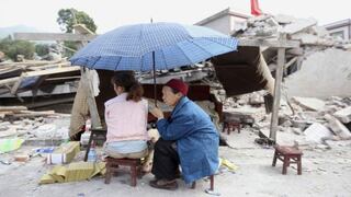 Fuerte sismo en China causó la muerte de al menos 102 personas