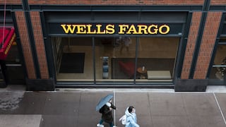 Ejecutiva de Wells Fargo demanda al banco por discriminación de género