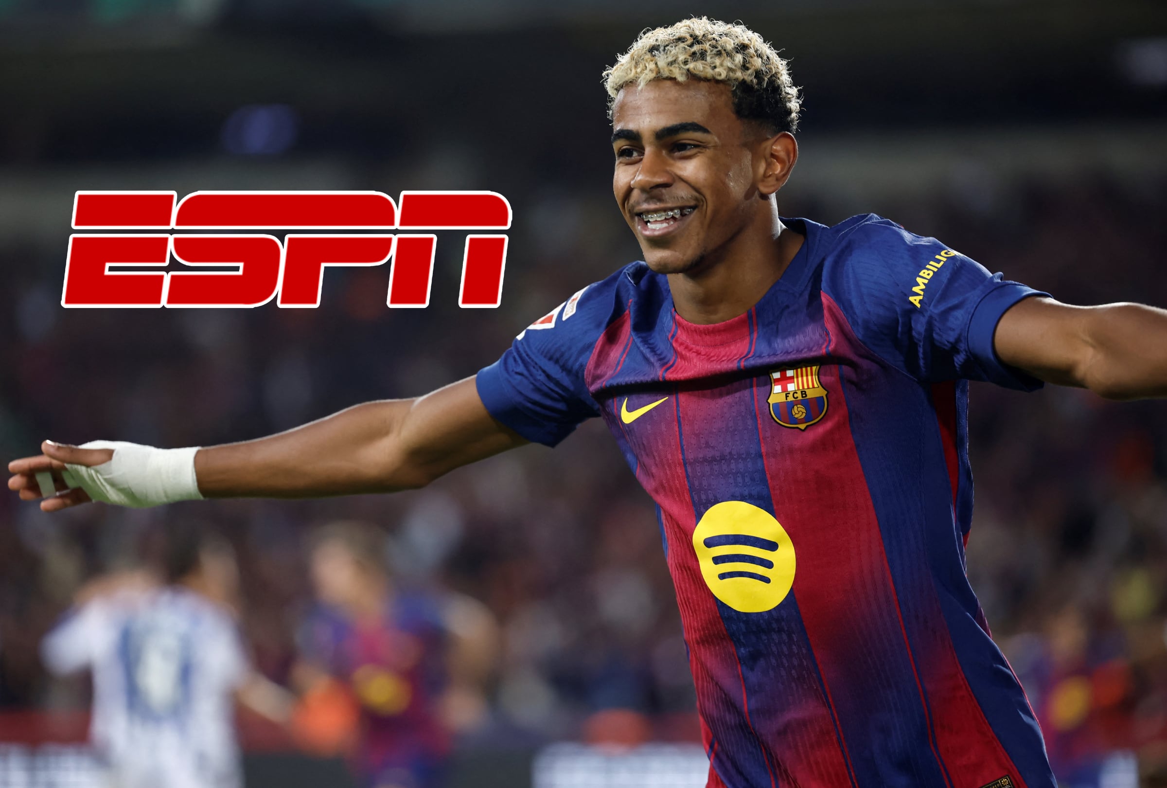 SAN SEBASTIÁN (ESPAÑA), 18/01/2026.- Cobertura oficial de ESPN para ver el partido entre FC Barcelona y Real Sociedad por la Jornada 14 de LaLiga EA Sports 2025-26 desde Anoeta . FOTO DE JOSEP LAGO PARA AFP