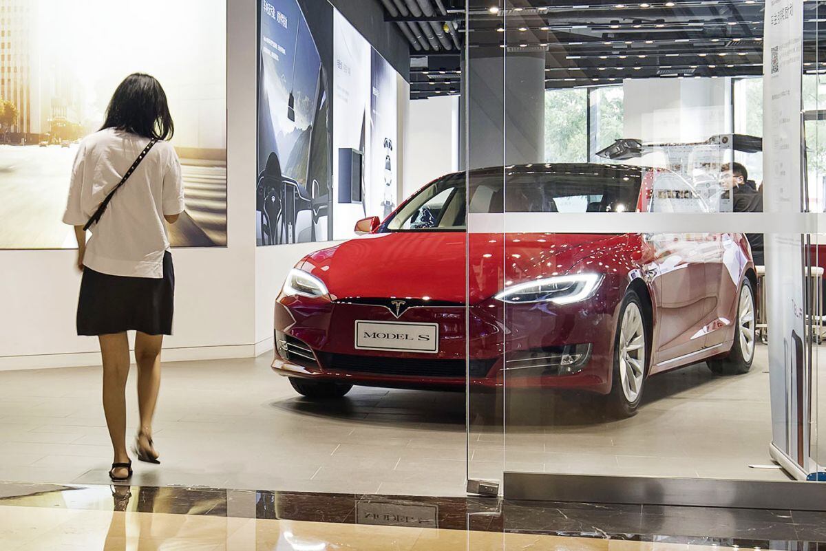 A Tesla showroom in Shanghai. Photographer: Qilai Shen/Bloomberg
