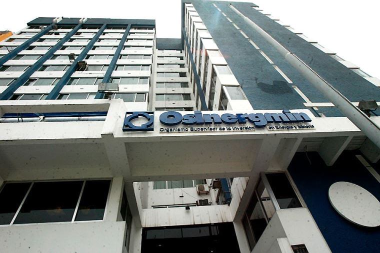 Un trabajador fue alcanzado por el derrumbe falleciendo en el acto mientras otro resultó herido por el desprendimiento de rocas. Asimismo un trabajador se encuentra desaparecido.