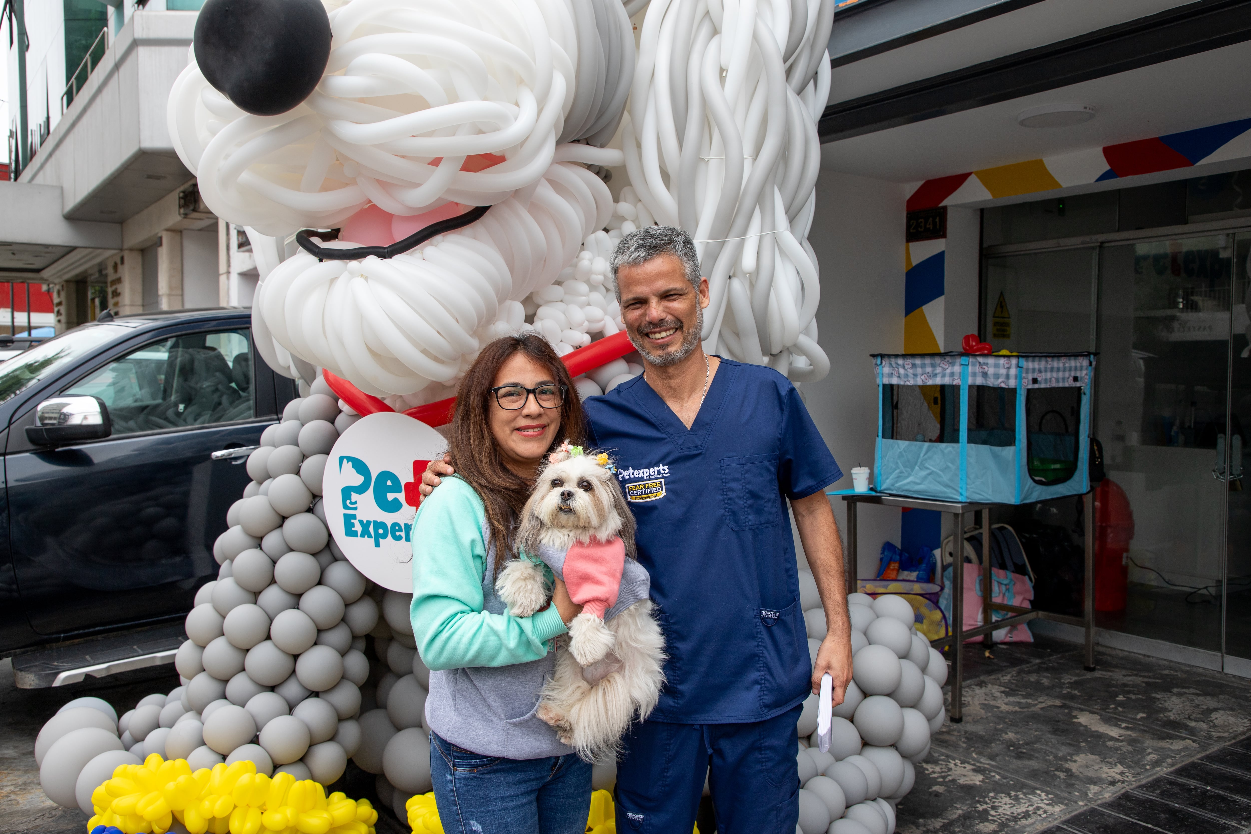 Cavero precisó que su marca personal impulsa esta primera etapa del grupo, pero que su objetivo es que cada clínica y producto adquiera un nombre sólido y deje de depender de la figura de “Pancho Cavero”. (Foto: Difusión)