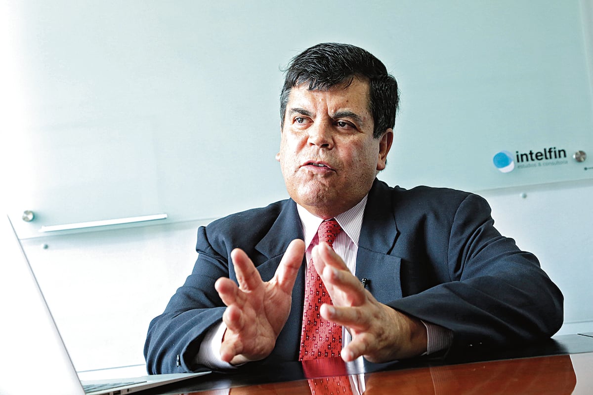 Carlos Paredes señala que el nuevo directorio de Petroperú debe señalar desde un principio cuántos recursos más van a requerir para los siguientes 18 meses.