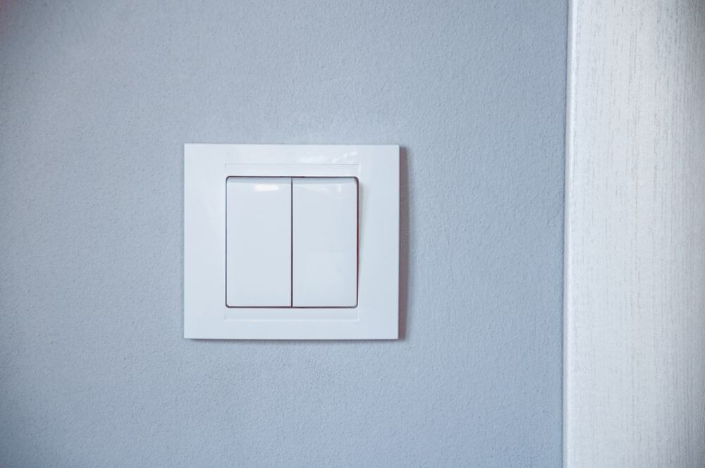 La compañía fabrica sus propios artículos eléctricos y también comercializa marcas internacionales.