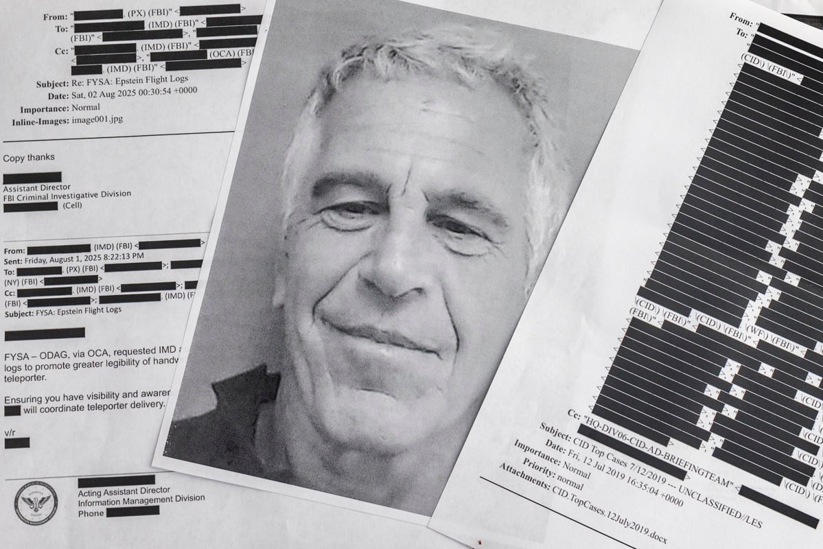 Copias impresas de los archivos de Jeffrey Epstein en Miami, Florida, 10 de febrero de 2026. (EFE/EPA/CRISTOBAL HERRERA-ULASHKEVICH)