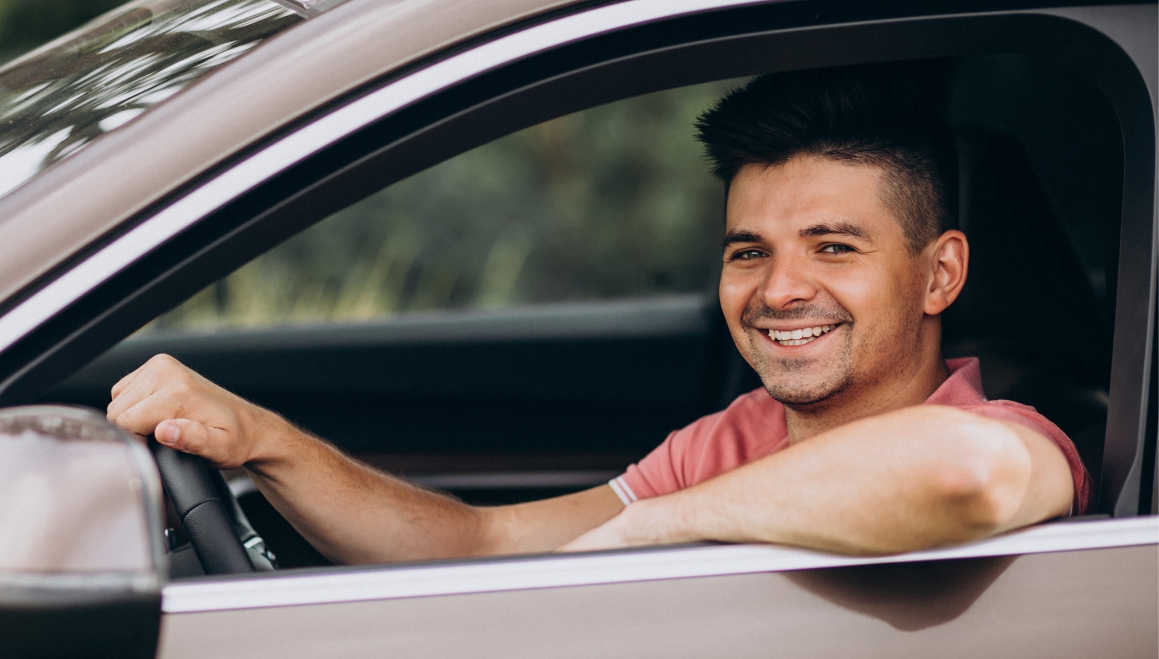 Una deducción de impuestos muy considerable se puede reclamar si compraste tu auto a crédito en 2025 (Foto: Freepik)