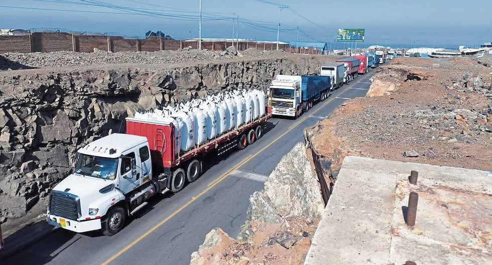 Transportistas reciben subsidio por combustible en Lima y Callao