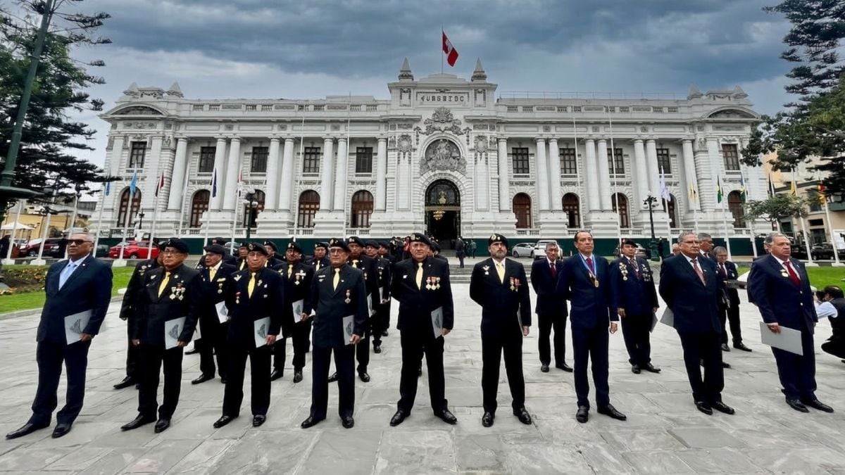 El Congreso aprobó una bonificación mensual de S/ 1 130 para licenciados que realizaron servicio militar en zonas de emergencia entre 1980 y 2000 durante la lucha contra el terrorismo. Foto: Congreso.