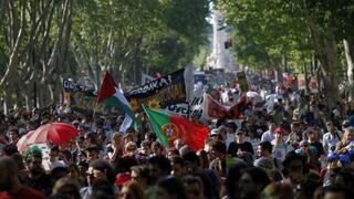 Portugueses protestan contra austeridad