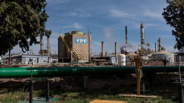 Argentina intenta aplazar garantía de indemnización en caso de YPF en EE.UU.