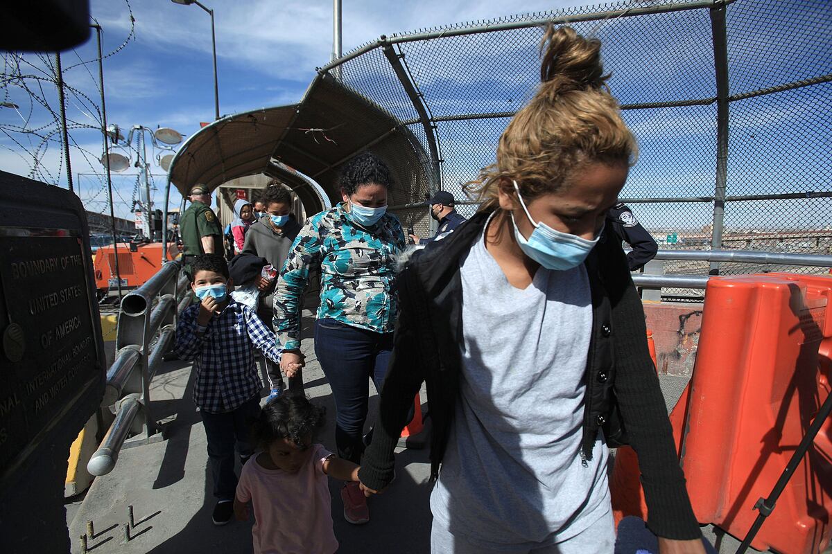 La creciente entrada a Panamá de migrantes irregulares a través de la peligrosa jungla del Darién consolida a Centroamérica como la ruta de miles de personas de todo el mundo que buscan el “sueño americano” en Estados Unidos. (Foto: Luis Torres / EFE)