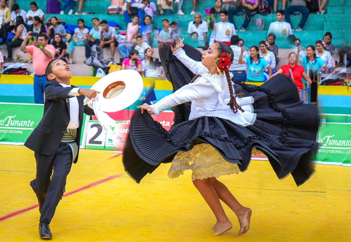 Concurso de marinera norteña en Trujillo.