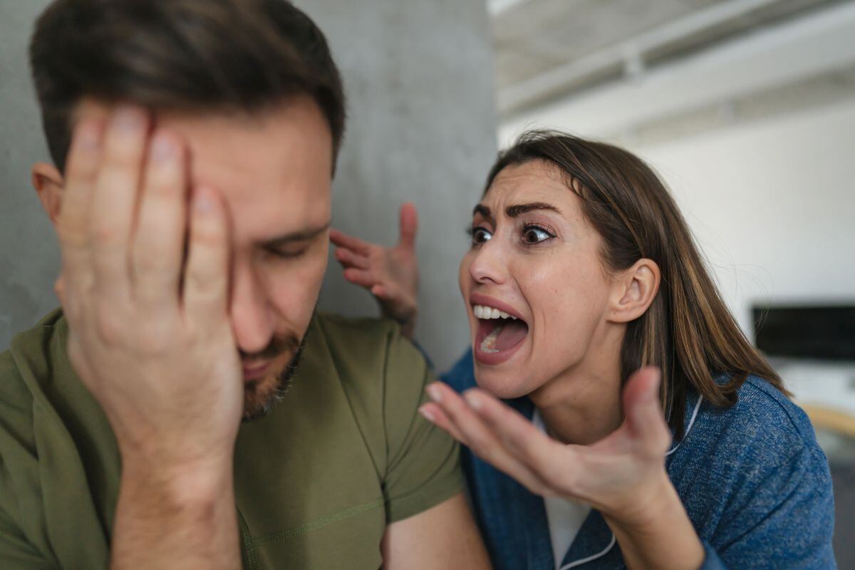 La fórmula 7-38-55 revela el peso de los gestos frente a las palabras. (Foto: RealPeopleGroup / iStock)