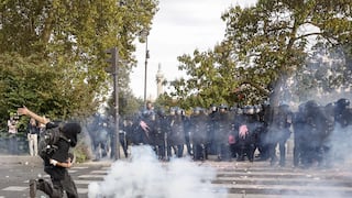 Francia está pagando el precio de décadas de déficits fiscales y crisis políticas
