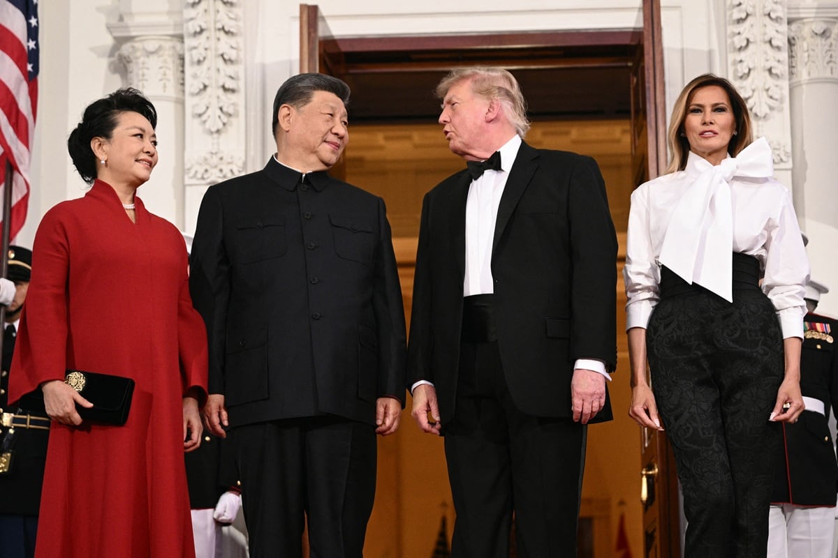 La primera dama de China, Peng Liyuan; el presidente chino, Xi Jinping; el presidente de Estados Unidos, Donald Trump; y la primera dama, Melania Trump, en la Casa Blanca en Washington, el 24 de septiembre de 2026. (Brendan SMIALOWSKI / AFP)