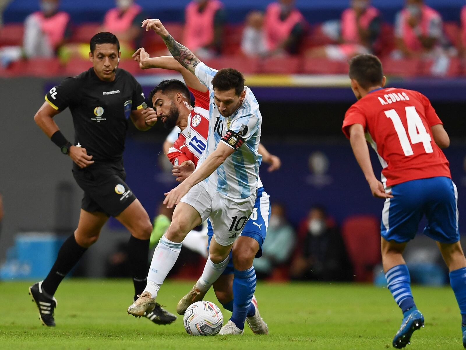 Lionel Messi tuvo acción en el complemento durante la victoria (1-0) de Argentina sobre Paraguay que fue transmitido por la señal de TV Pública (Canal 7). (Foto. AFP)