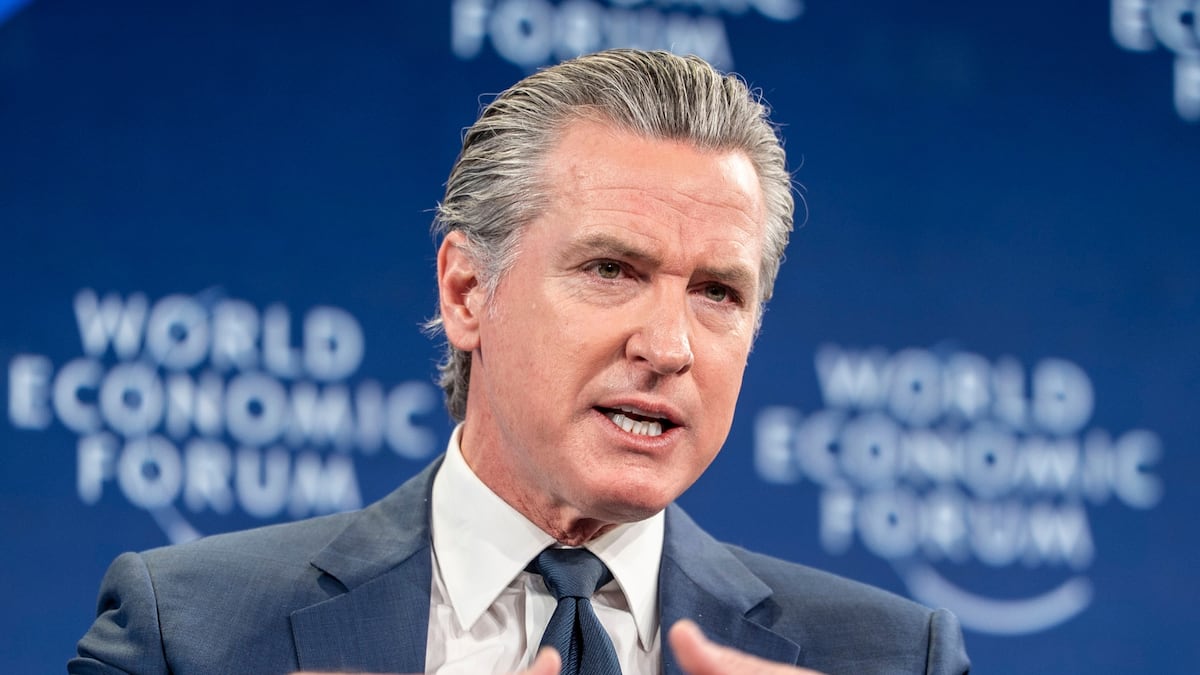 Gavin Newsom la convirtió en ley: qué ciudades y condados de California podrán aumentar el impuesto a las compras según la SB 762