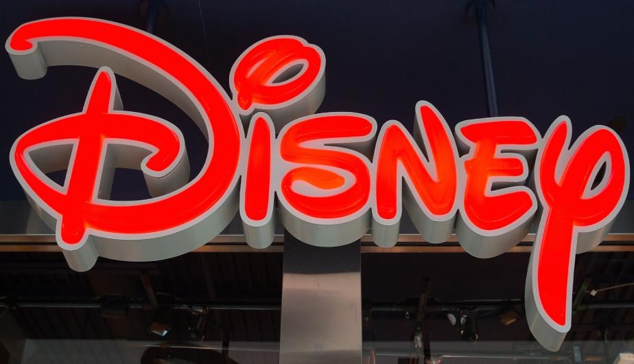 Más allá de las compras, los miles de visitantes que recorren los pasillos de la D23 se adentran en la zona de Walt Disney Imagineering para conocer las novedades en vivo de los parques temáticos. (Foto: EFE)
